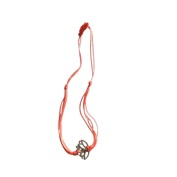 PINK ADJUSTABLE BRACELET WITH LOTUS FLOWER CHARM - Picture 2 of 3